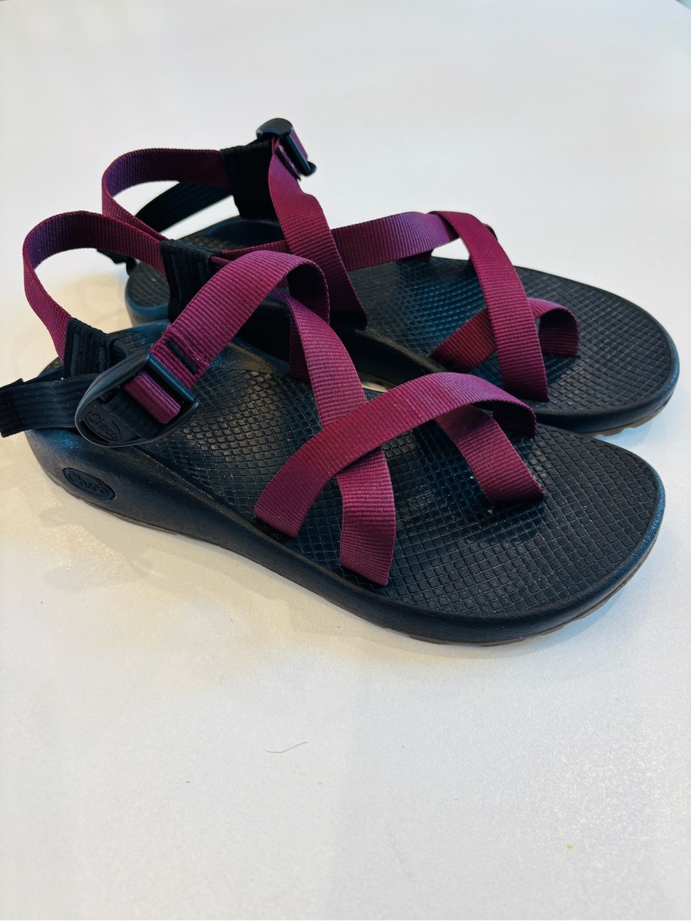 Chaco Women's Z2 Sandals - Black Footbed with Burgundy Straps size 10